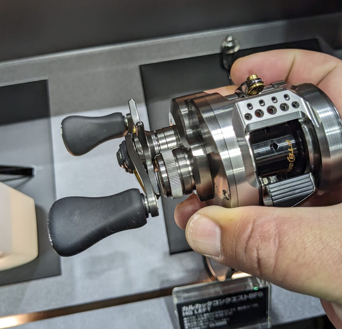 SLP WORKSから隠し玉・・・28mmスプール搭載の「MILLIONAIRE AIR